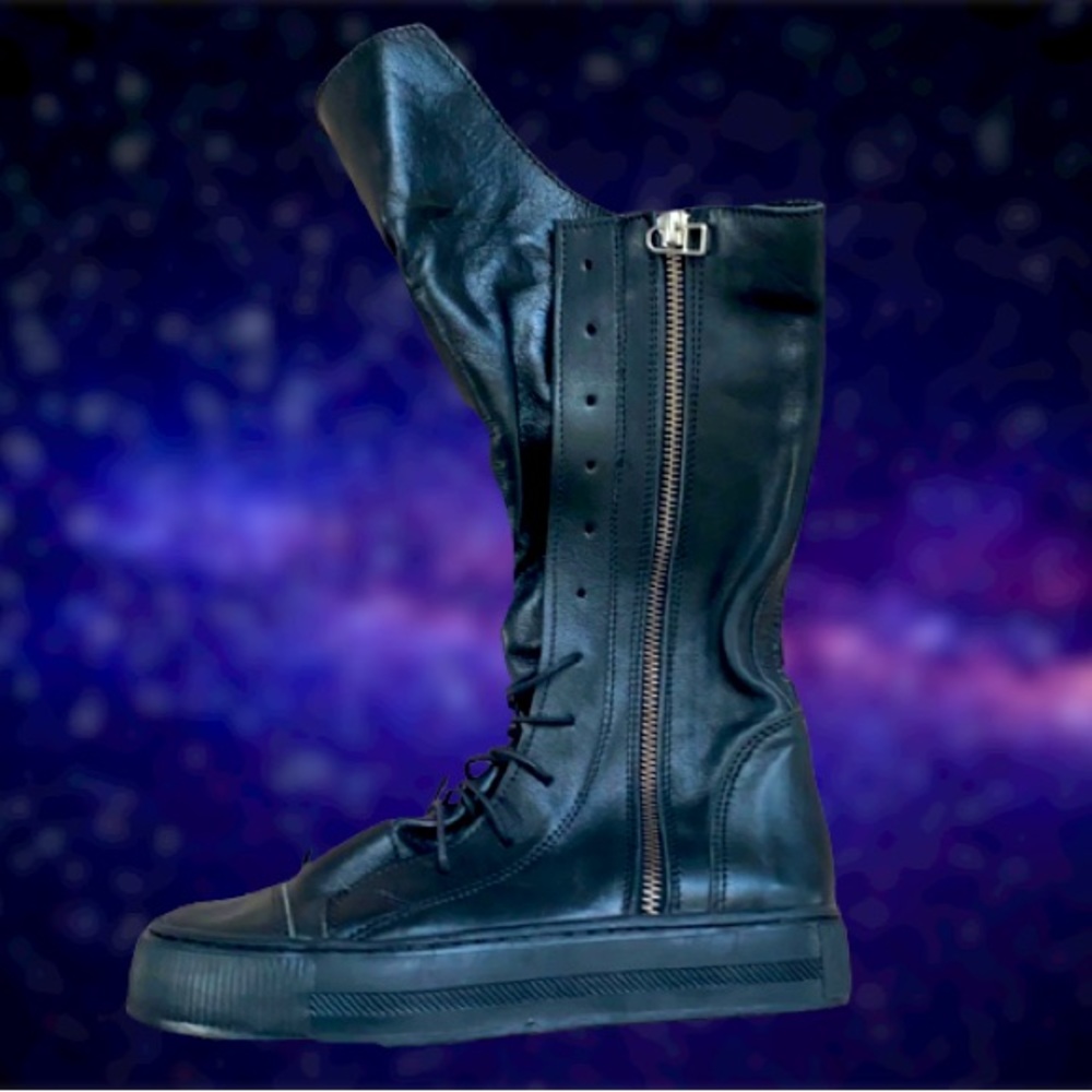 Black Punk Boots - Edgy & Stylish